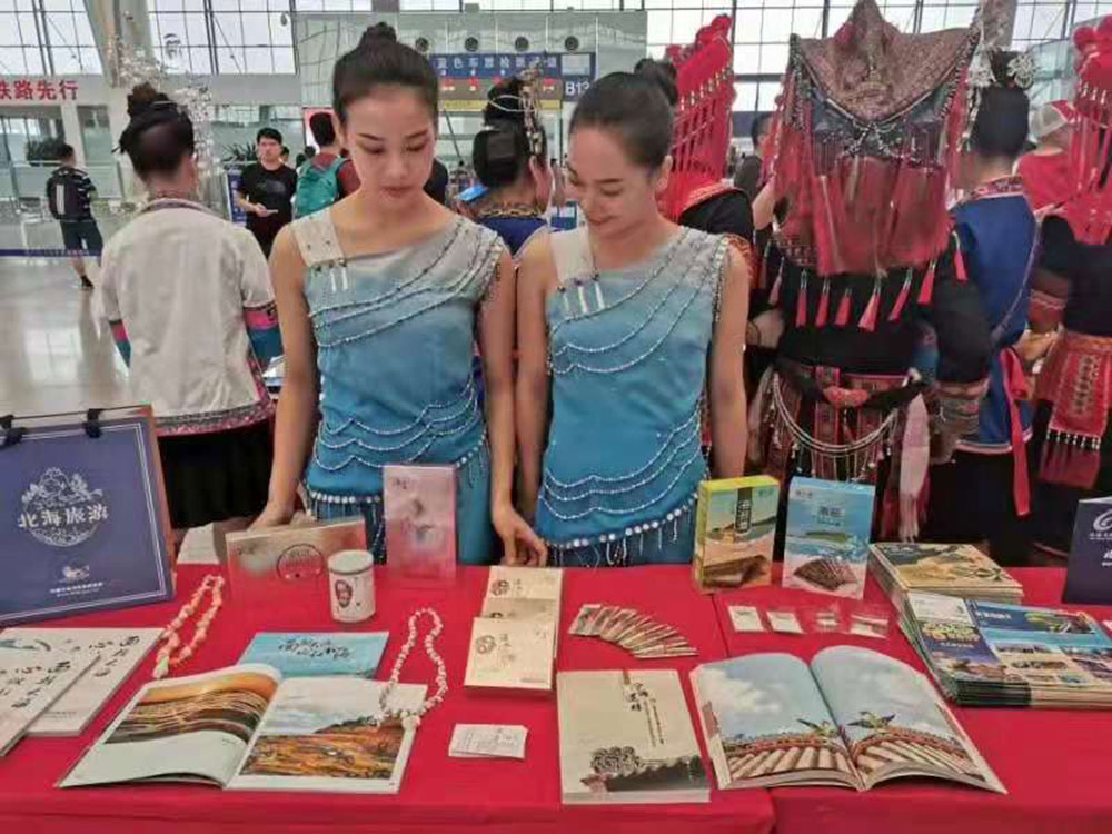 搭乘首發(fā)高鐵，海真珠珍珠粉抵達(dá)東方明珠